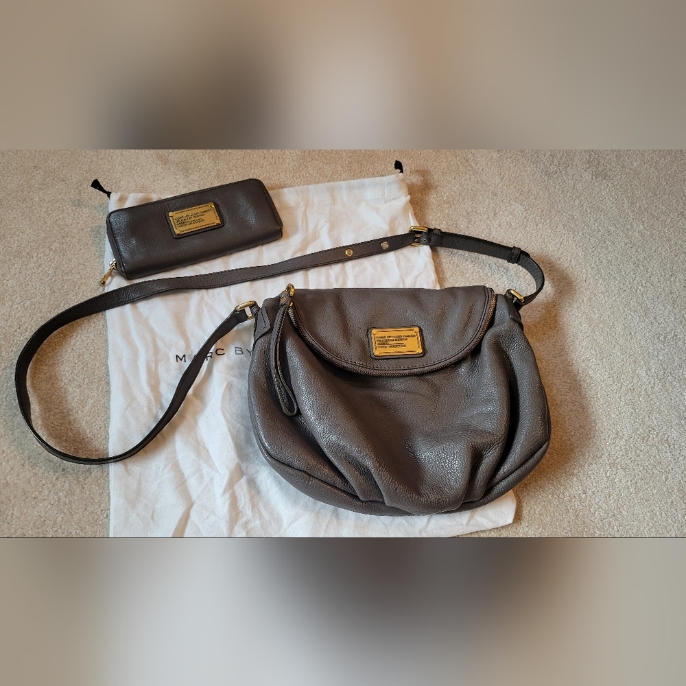 Marc by Marc Jacobs medium size Natasha crossbody and wallet grey